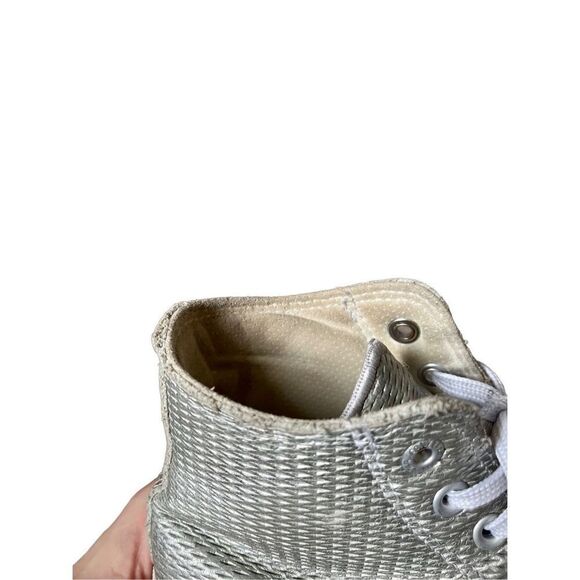 Converse Chuck Taylor 2 Hi Perforated Metallic Silver Women’s Size 8 - Picture 7 of 11